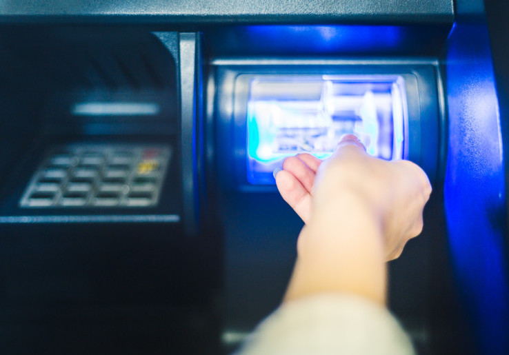 'Gotong Royong' Bongkar Mesin ATM Gagal, Keluarga Akhirnya Jarah Minimarket Cengkareng 