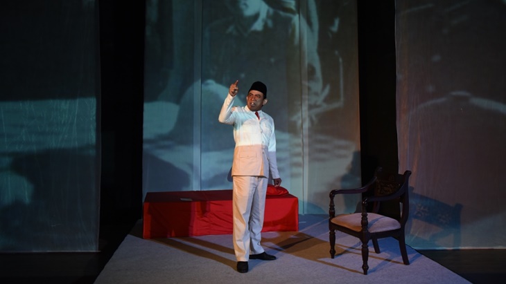 Cerita Kehidupan Bung Karno Dalam Monolog Bung Karno