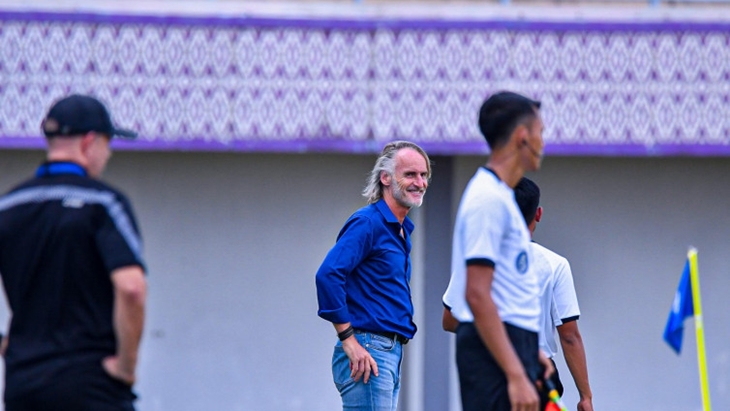 Pelatih Dewa United FC Bangga Timnya Mampu Kalahkan Borneo FC