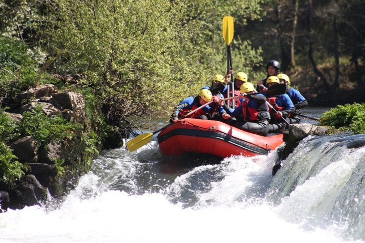Pahamilah instruksi-instruksi pemandu sebelum rafting. (Foto: Pixabay/eduelys)