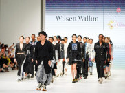 Wilsen Willim dan Sejauh Mata Memandang Rilis Pakaian Khas Nusantara di JFW 2023