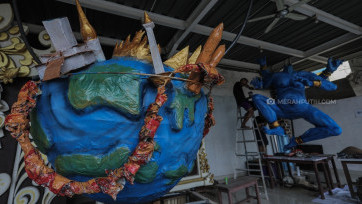 Pembuatan Ogoh-ogoh Jelang Hari Raya Nyepi