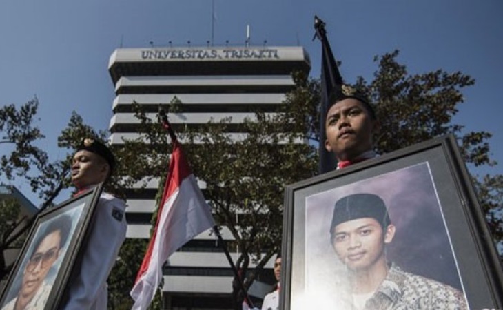 Universitas Trisakti dikenal sebagai kampus reformasi menolak pemberian gelar Putra Reformasi kepada Presiden Jokowi
