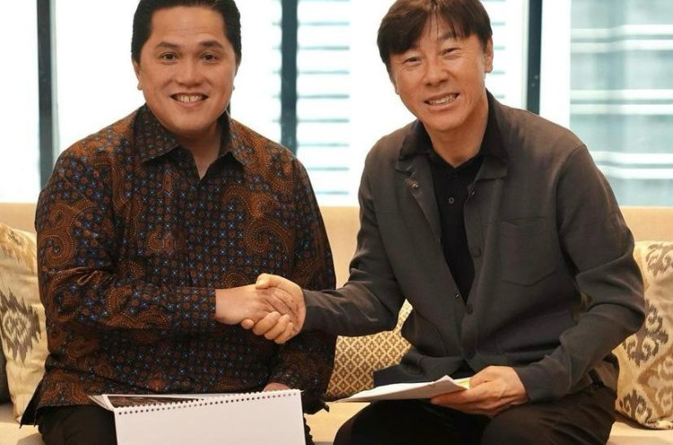 Thom Haye dan Ragnar Oratmangoen Akan Ambil Sumpah Pekan Depan