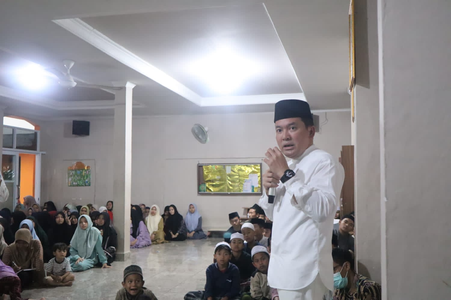 Santri Antusias Sambut Pesantren Sehat Rayendra Institute
