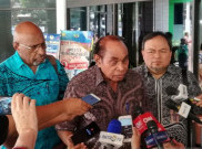 Freddy Numberi Ingatkan Masyarakat Papua Jangan Terprovokasi