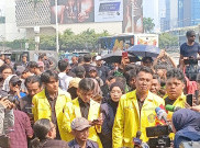 Dihadang Polisi Menuju Bundaran HI, Massa BEM UI Pilih Long March lewat Tugu Tani