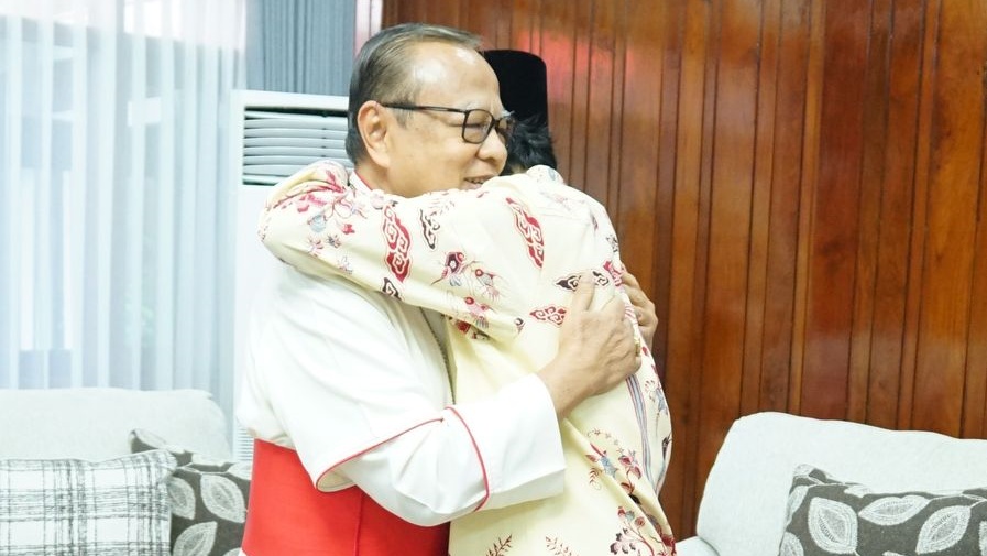 Momen Toleransi: Ucapkan Selamat Lebaran, Kardinal Suharyo Peluk Erat Menteri Agama