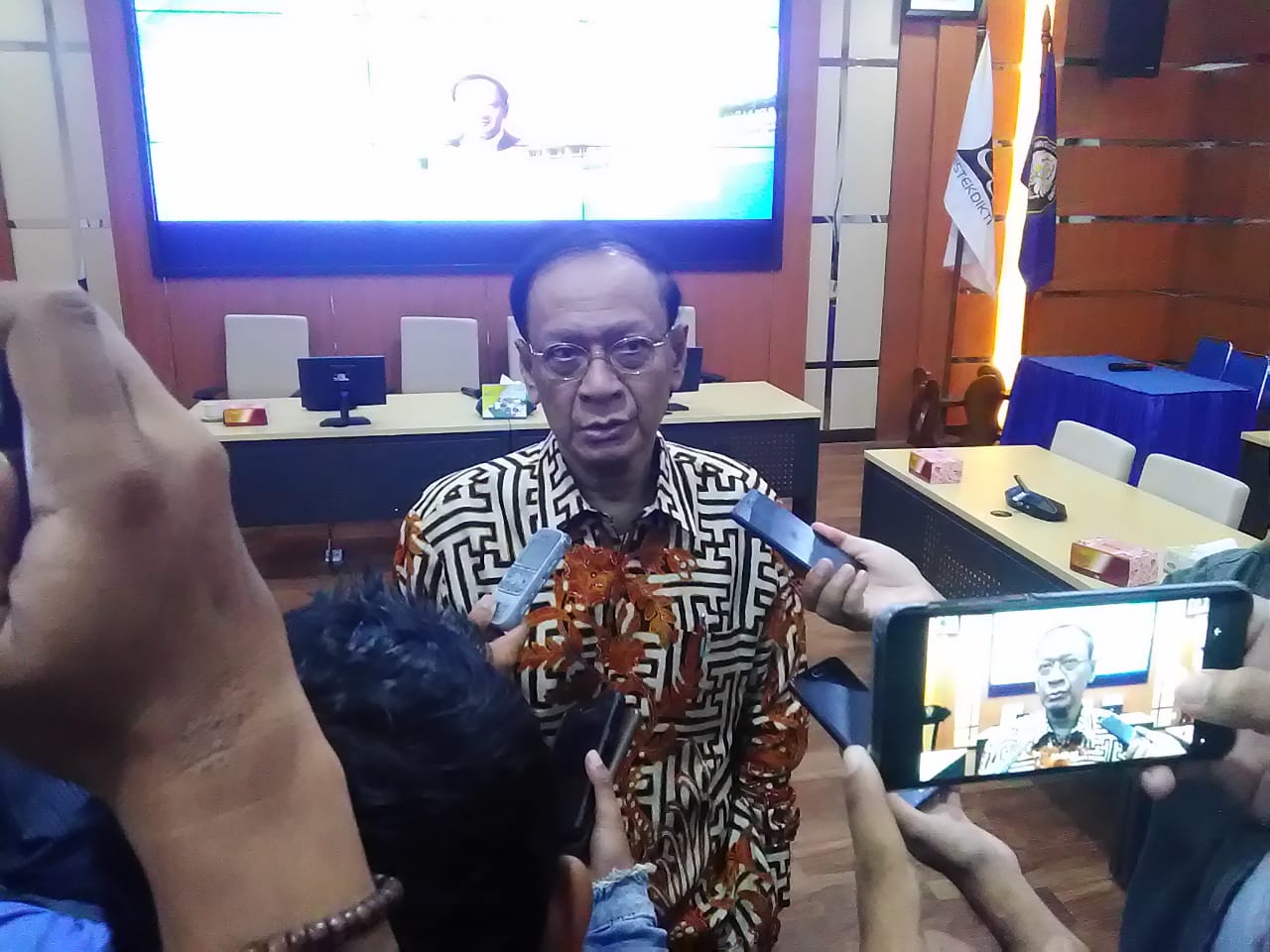 Akademisi Universitas Pancasila Prof Eddy Pratomo