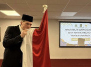 Ambil Sumpah WNI di London, Ole Romeny Langsung Bikin KTP dan Paspor