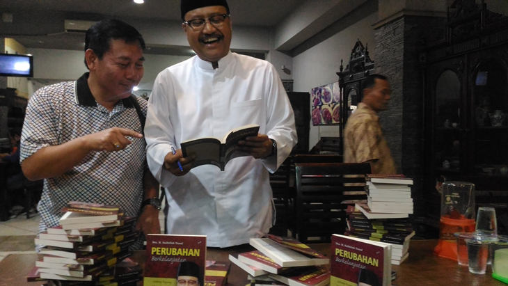 Gus Ipul Beberkan 10 Tahun Perjalanannya Bersama Pakde Karwo