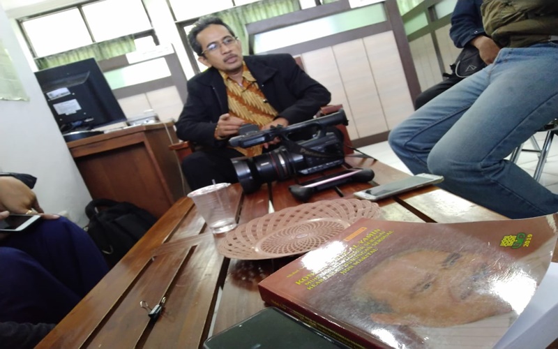 Penulis disertasi 'Seks Di Luar Nikah Halal' Abdul Aziz mengaku diteror lewat media sosial