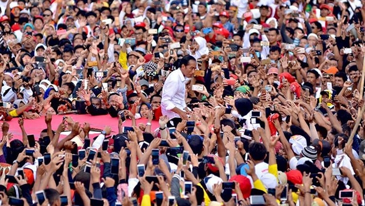 Kunjungi Dumai, Jokowi 'Hadiahkan' Kapal RoRo Rute Malaka-Dumai