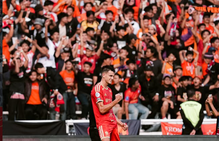 Babak Pertama Persija vs Persib: Statistik Jomplang dan Drama Gol Alexander Jeremejeff