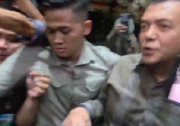 Ajudan Silmy Salim Dorong dan Pukul Jurnalis Saat Sang Bos Serahkan Diri ke KPK