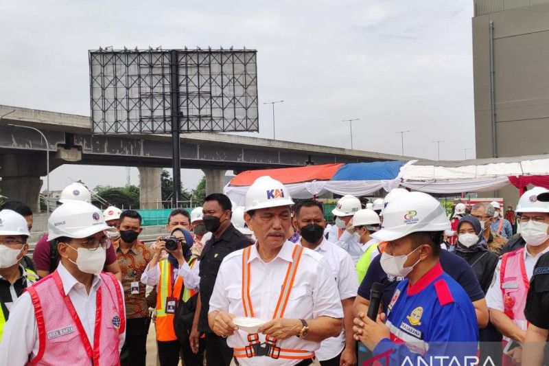 Luhut Beri Sinyal Giliran Harga Gas 3 Kg dan Pertalite Menyusul Naik
