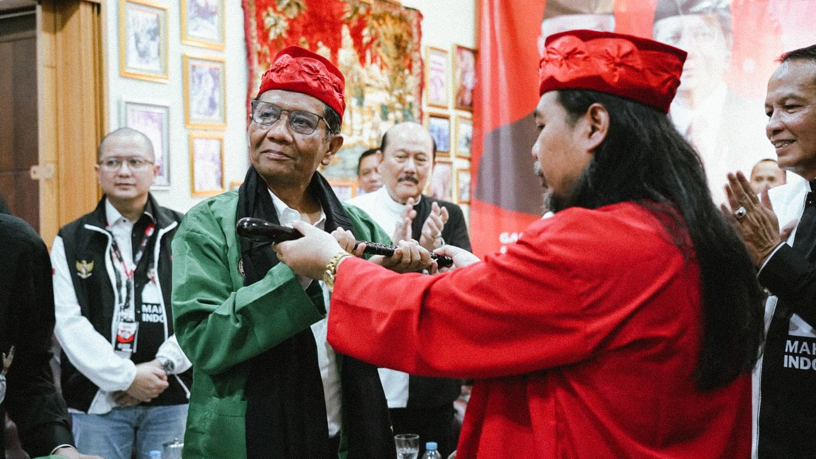 Mahfud Didapuk Jadi Warga Kehormatan Jawara Pantura Banten
