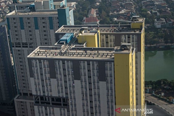 Arsip. Rumah Sakit Darurat Penanganan COVID-19 Wisma Atlet Kemayoran tampak dari pesawat Microlight Trike yang dipiloti Mayor Tek Dani Suwandono dari Federasi Aero Sport Indonesia (FASI) yang merupakan organisasi ordirga berbasis komunitas binaan TNI AU, di Jakarta, Sabtu (20/6/2020). (ANTARA FOTO/Aditya Pradana Putra/aww.