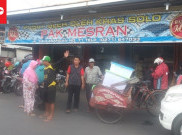 Pemudik Berburu Oleh-Oleh di Kawasan Kalilarangan Solo