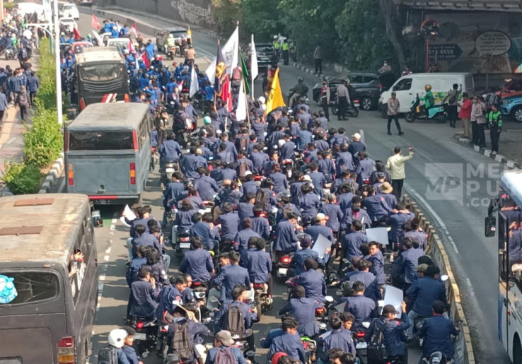 Mahasiswa Trisakti Turun ke Jalan, Tuntut Kabinet Prabowo Peka Penderitaan Ekonomi Rakyat