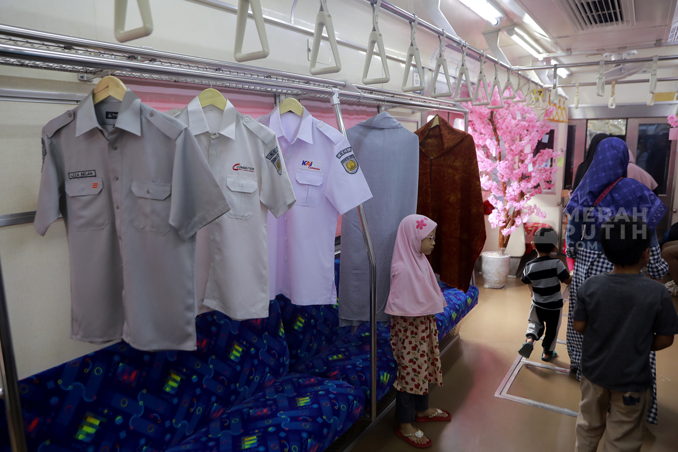 Mengunjungi Mini Museum JALITA KRL Seri 8500 di Stasiun Jakarta Kota