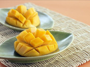 Cantik dengan Buah Mangga
