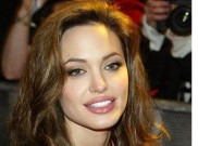 Kencan Golden Globe Paling Manis: Angelina Jolie dan Pria Muda. Siapa Ya?
