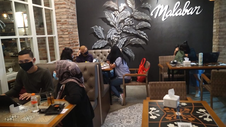 PSBB Transisi Perbolehkan Pengunjung Makan di Tempat, asal...