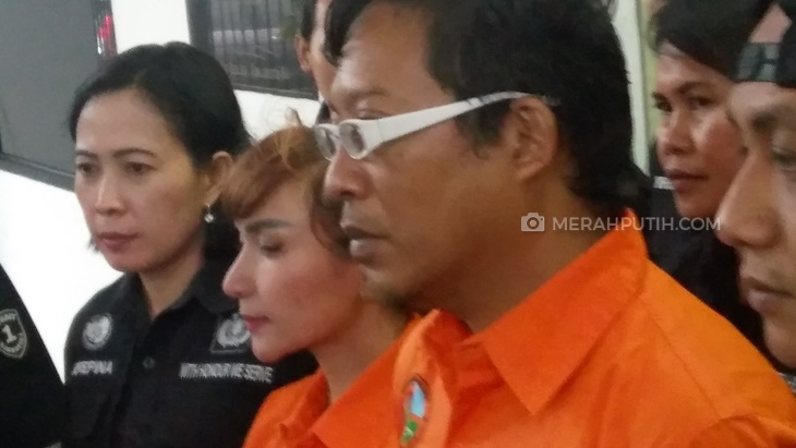 Roro Fitria Tak Bisa Mengelak Saat Ditangkap Polisi