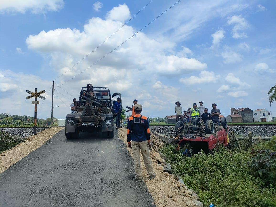 Mobil Pickup Tertabrak KA Batara Kresna Solo-Wonogiri, 3 Orang Selamat