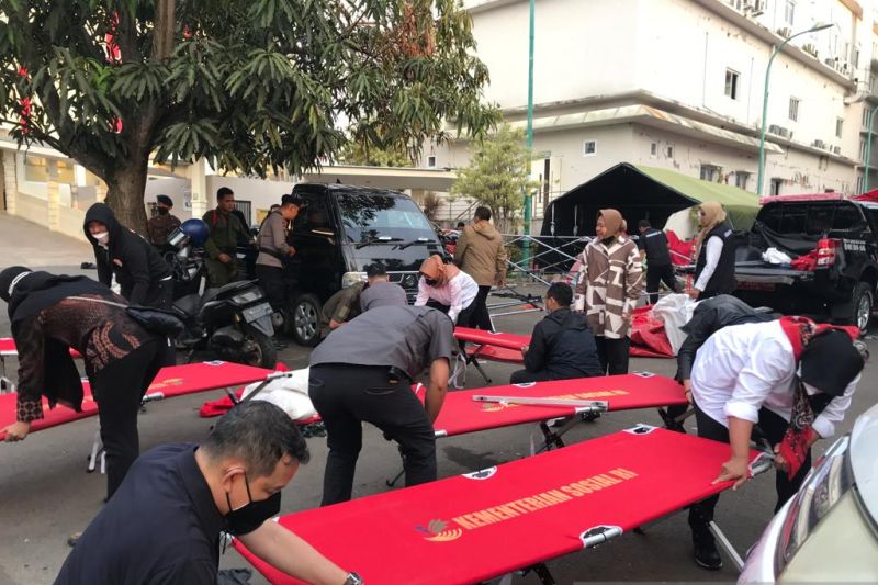 Kemensos Siapkan 1.000 Tenda Besar Tampung Pengungsi Koban Gempa di Cianjur