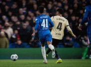 Barcelona Hancur Lebur di Stamford Bridge, Hansi Flick Akui Kartu Merah Ronald Araujo Bikin Repot