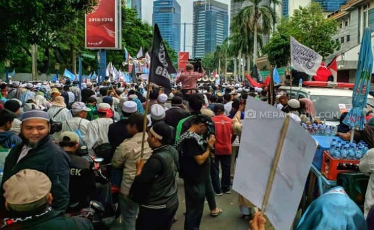 Aksi bela muslim uighur di Kedubes Tiongkok Jakarta
