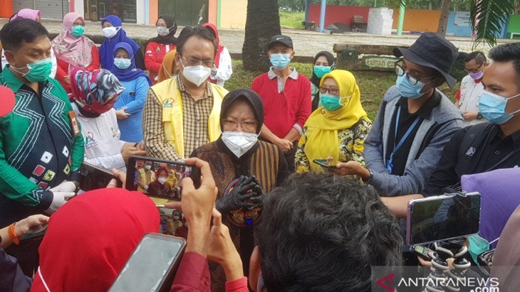 Risma Sebut Kemensos Gunakan Software agar Penyaluran Bansos Tepat Sasaran
