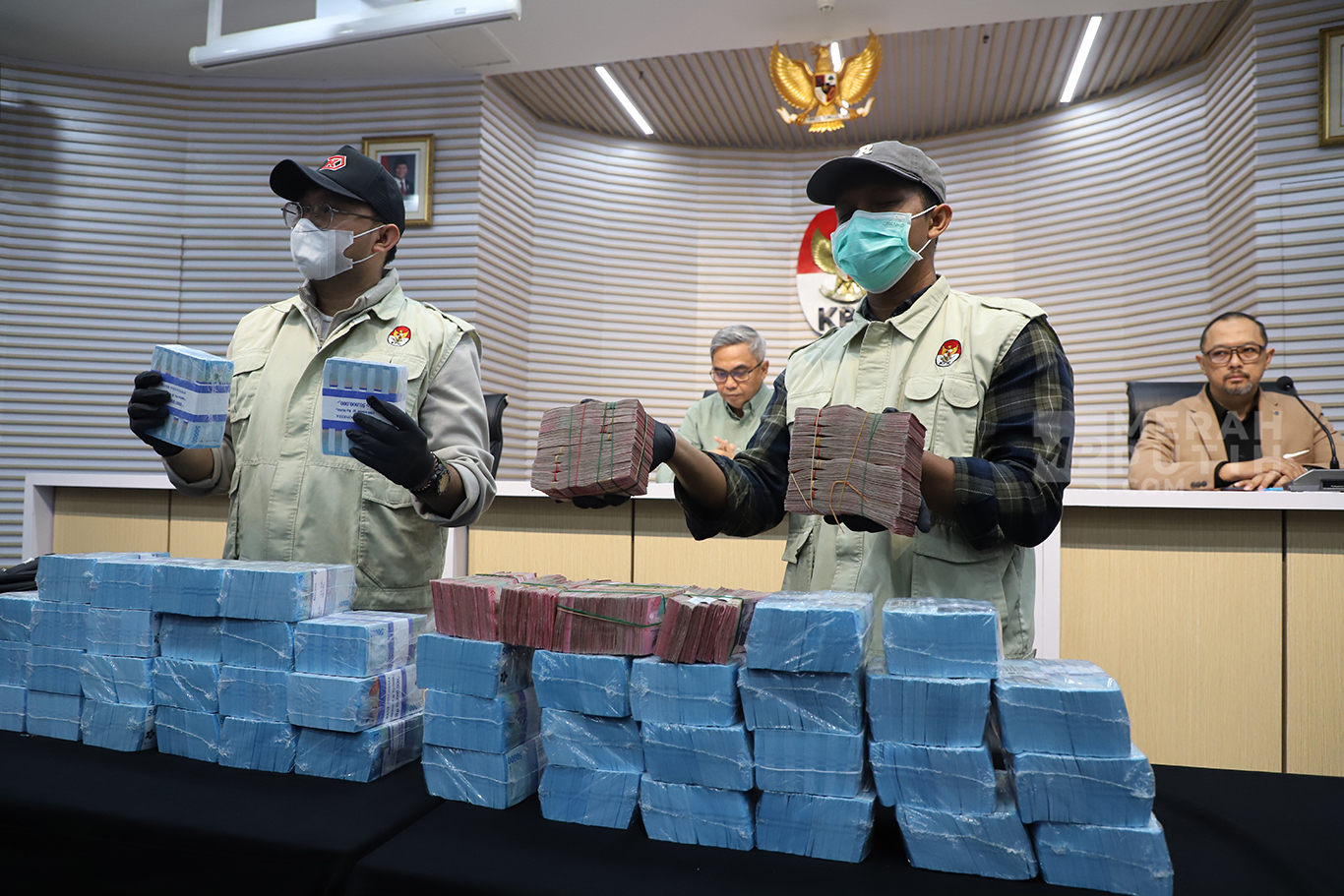 Mengintip Barang Bukti OTT KPK Kasus Suap Proyek PUPR di Ogan Komering Ulu