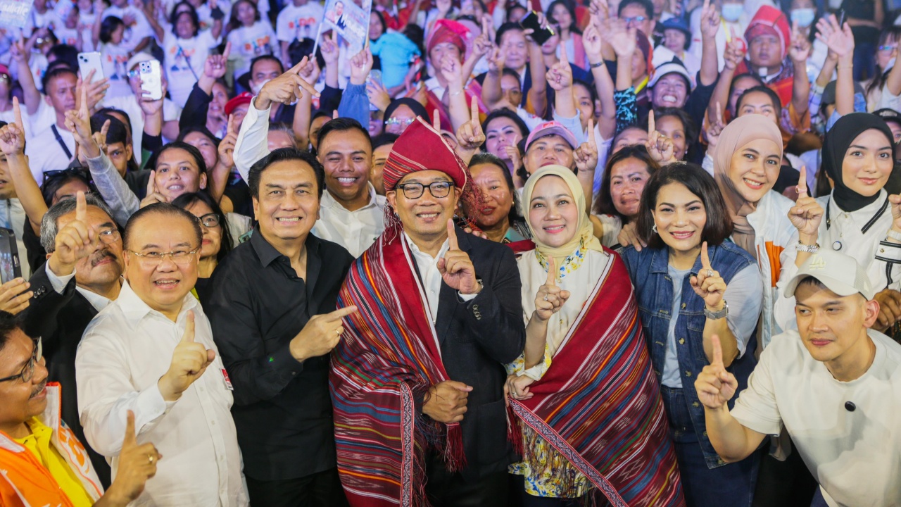 Elektabilitas Pram-Doel Tinggi, PDIP Gak Peduli Kadernya Effendi Simbolon Dukung RK