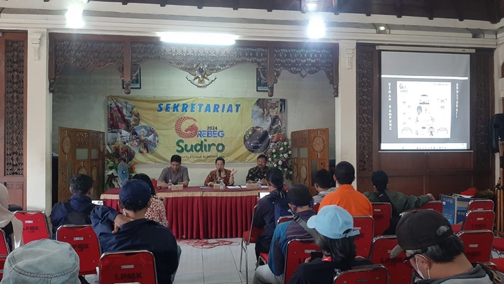 Gunungan 4.000 Kue Keranjang Meriahkan Grebeg Sudiro di Pasar Gede Solo
