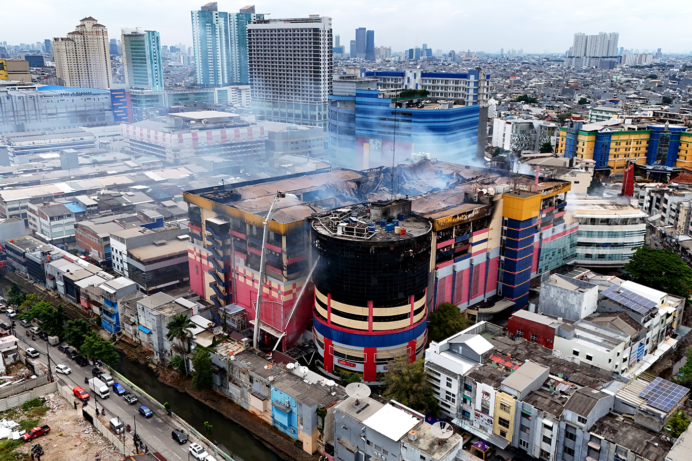 2 Jenazah Korban Kebakaran Glodok Plaza Dipulangkan, Oshima Yukari Masih di RS Polri