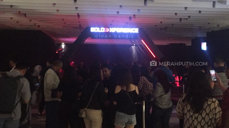 Ribuan Partygoers Mulai Padati Venue Konser Clean Bandit Jakarta