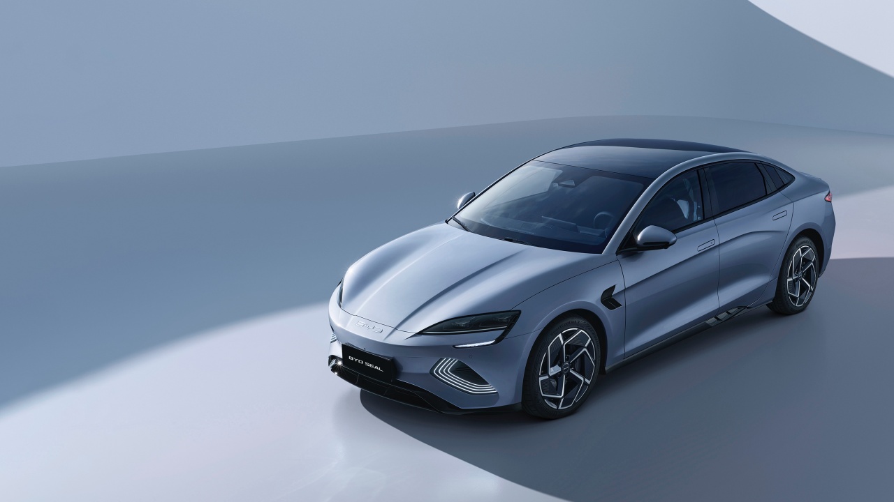 Total Penjualan BYD Pepet Tesla, Calon Penguasa EV?