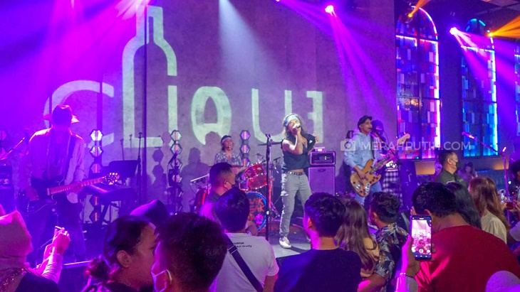 Clique Kembali dengan Konsep Mini Concert