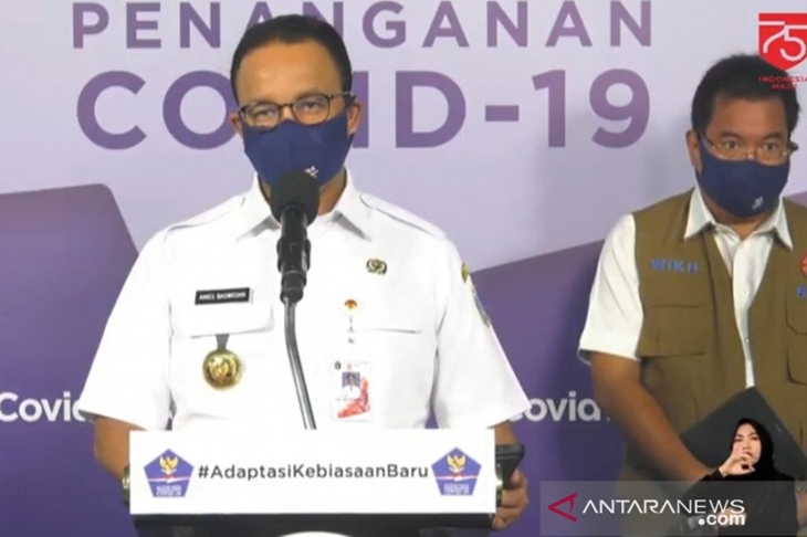 Tangkap Layar: Gubernur DKI Jakarta Anies Baswedan (kiri). (ANTARA/HO/Tangkap Layar Youtube Tim Pakar Satgas Penanganan COVID-19)