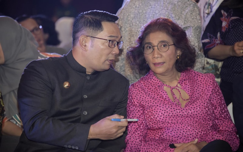 Gubernur Jabar Ridwan Kamil bersama Menteri KKP Susi Pudjiastuti
