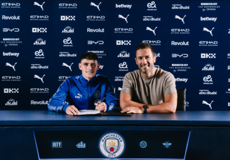AC Milan Gigit Jari! Phil Foden Resmi Perpanjang Kontrak di Manchester City Hingga 2030