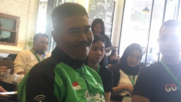 Mulyono, pengemudi ojek online pertama yang bergabung dengan GOJEK pada 2010 di JIExpo Kemayoran, Jakarta, Sabtu (12/1/2019). (ANTARA News/ Nanien Yuniar)