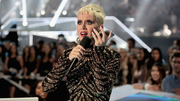 Kehilangan Jari Kaki, Katy Perry Dituntut Wanita Ini