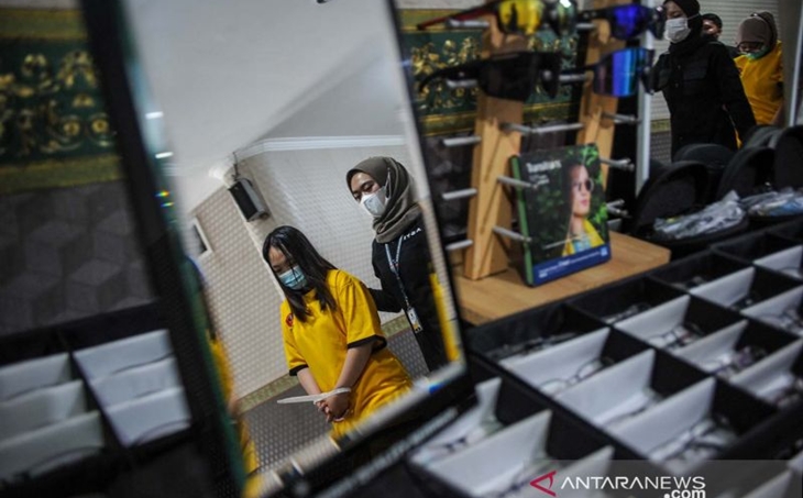 Pelaku Pinjol Ilegal Sebarkan Konten Fornografi Bisa Dijerat UU ITE