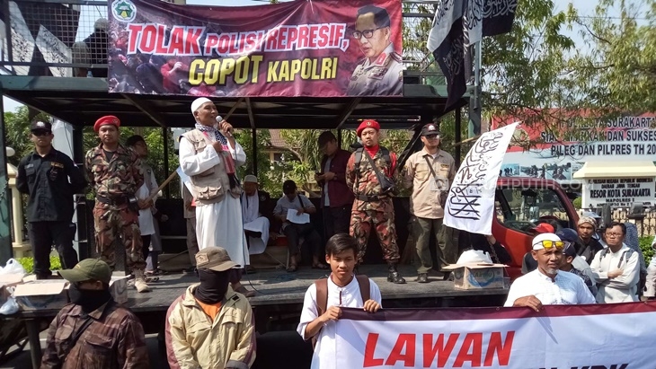 Mahasiswa La Randi Tewas, Ormas Islam Demo di Polresta Surakarta Tuntut Kapolri dan Menkopolhukam Dicopot