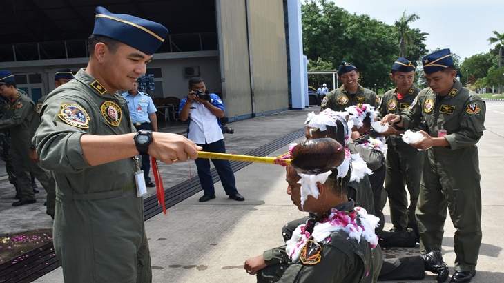 Penerbang TNI AU lulus terbang solo