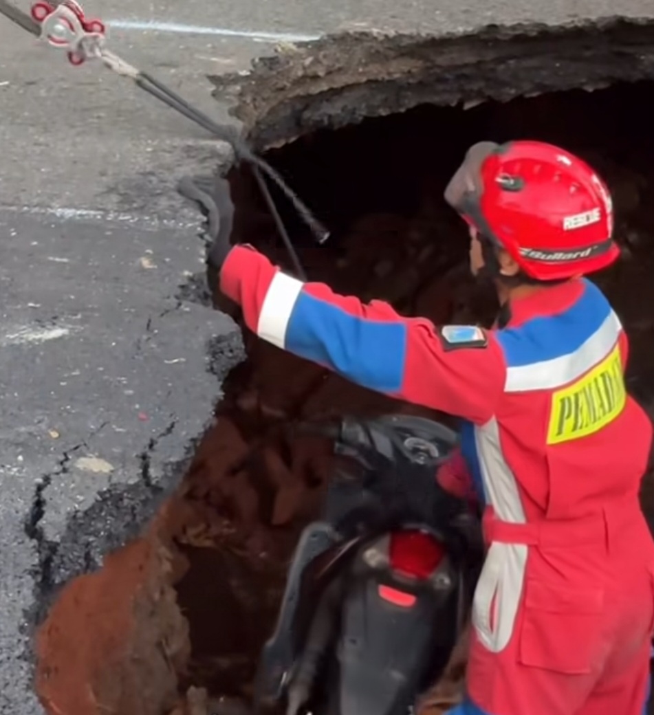 Dinas SDA DKI Tangani Jalan Ambles di Lenteng Agung, Pengerjaan Sampai 3 Hari